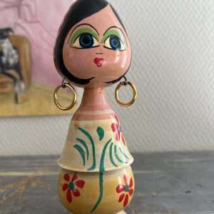Poupée Art Populaire en Bois