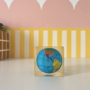 Presse Papier Petit globe inclusion