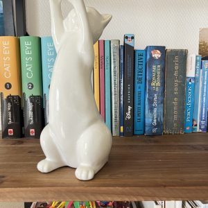 Chat Vintage en Céramique Blanche – 23 cm