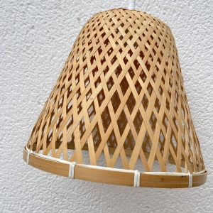 Suspension en Bambou Tressé – Luminaire Bohème Conique